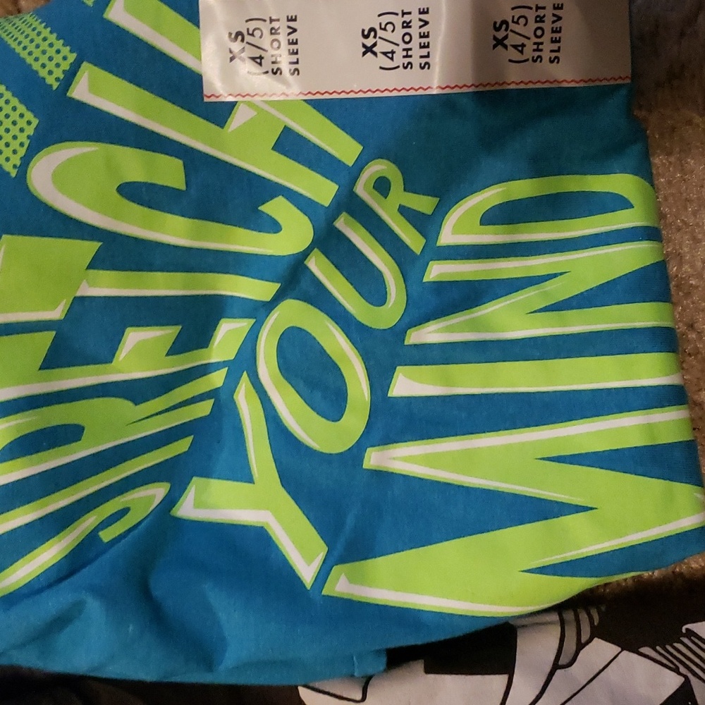 Lot of 10 boys size 4/5 shirts. - Picture 6 of 10